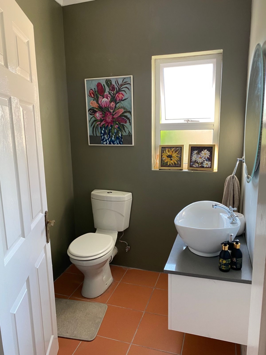 5 Bedroom Property for Sale in Seafield Eastern Cape